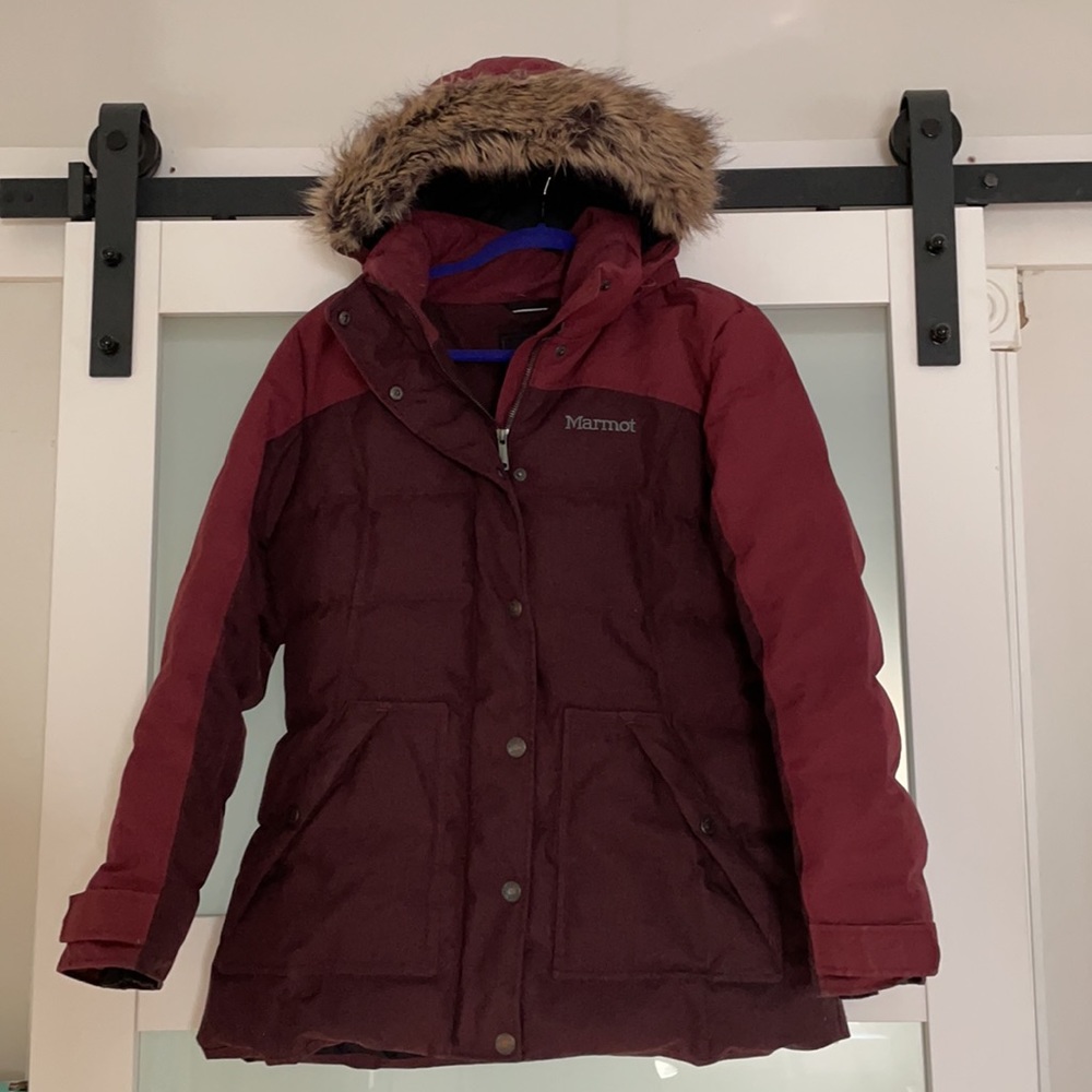 Marmot Winter Coat - FAUX Fur lined hood.